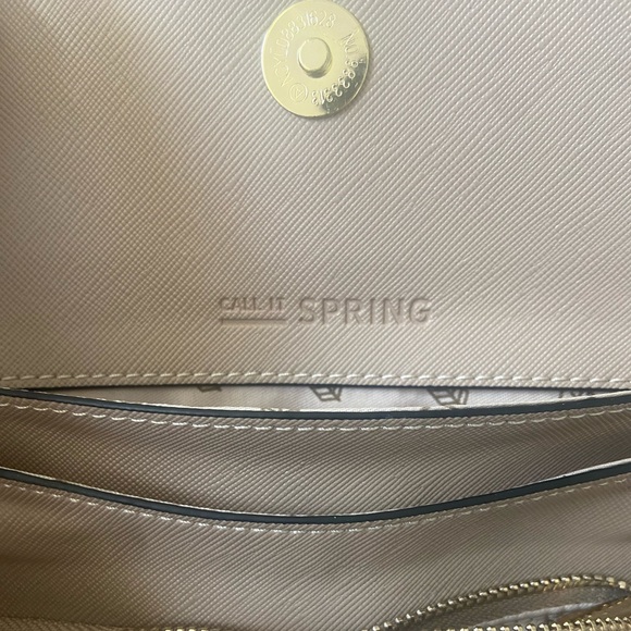 BNWOT callitspring beige and gold bow clutch/wallet - Picture 4 of 7